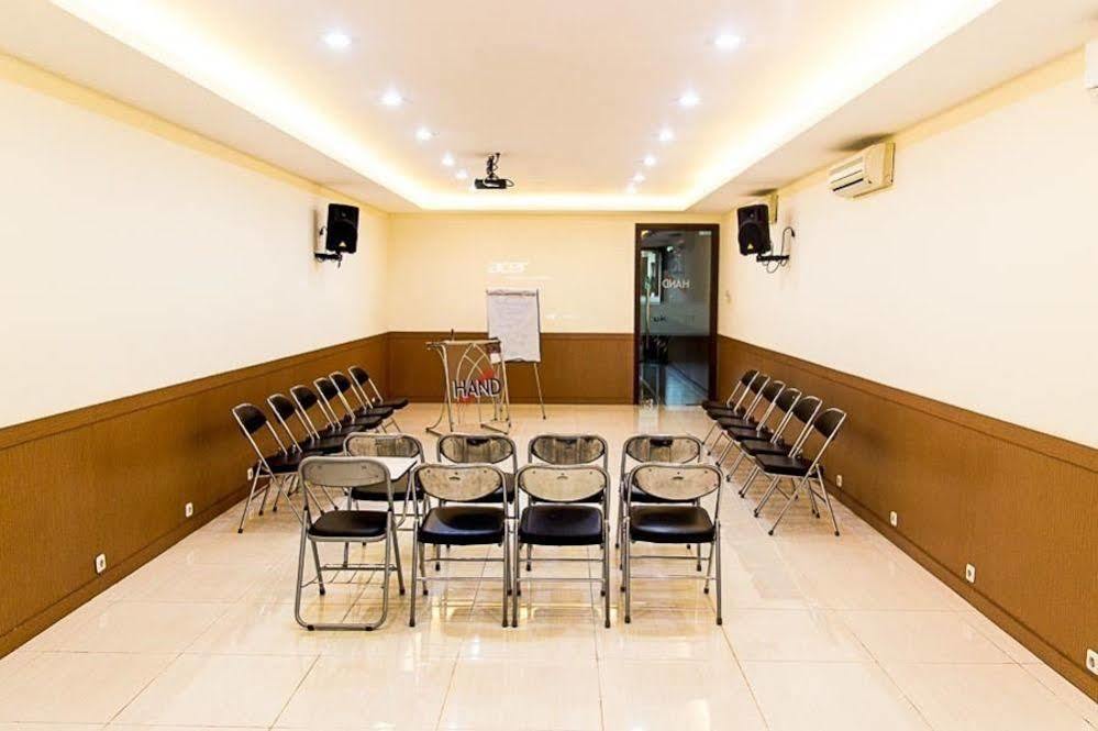 Oyo 277 Rukotel Near Rsu Adi Husada Undaan Kota Surabaya Luaran gambar