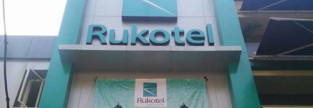 Oyo 277 Rukotel Near Rsu Adi Husada Undaan Kota Surabaya Luaran gambar